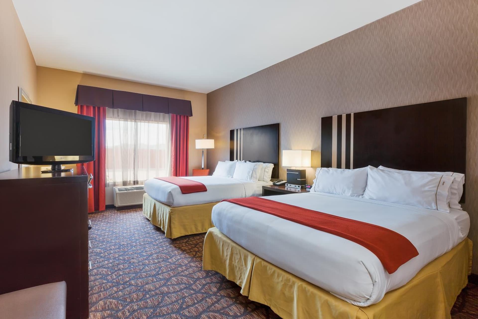 Holiday Inn Express and Suites Alpine by IHG property views in Alpine, TX — gallery photo 3