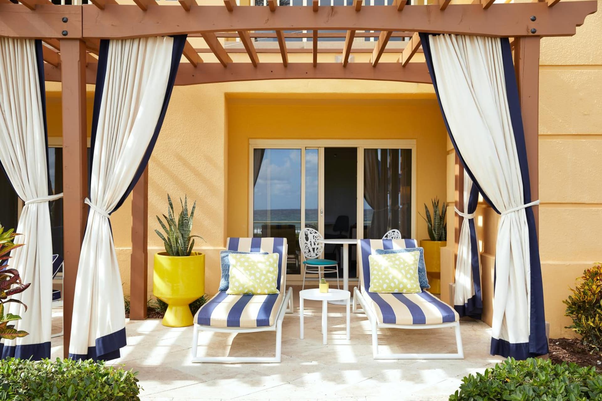 Eau Resort & Spa interior in Palm Beach, FL — gallery photo 2