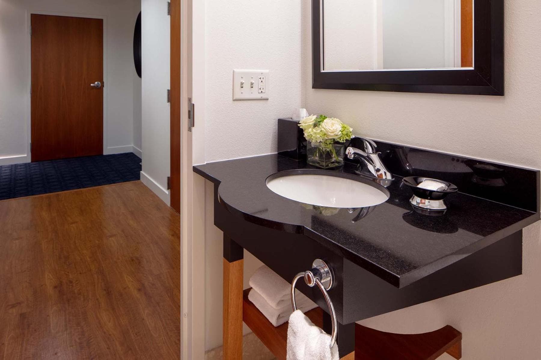 River's Edge Hotel Portland, Tapestry Collection by Hilton gallery photo in Portland, OR — image 11