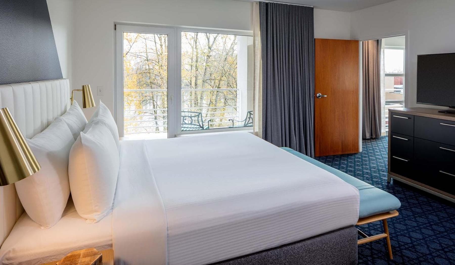 River's Edge Hotel Portland, Tapestry Collection by Hilton gallery photo in Portland, OR — image 8