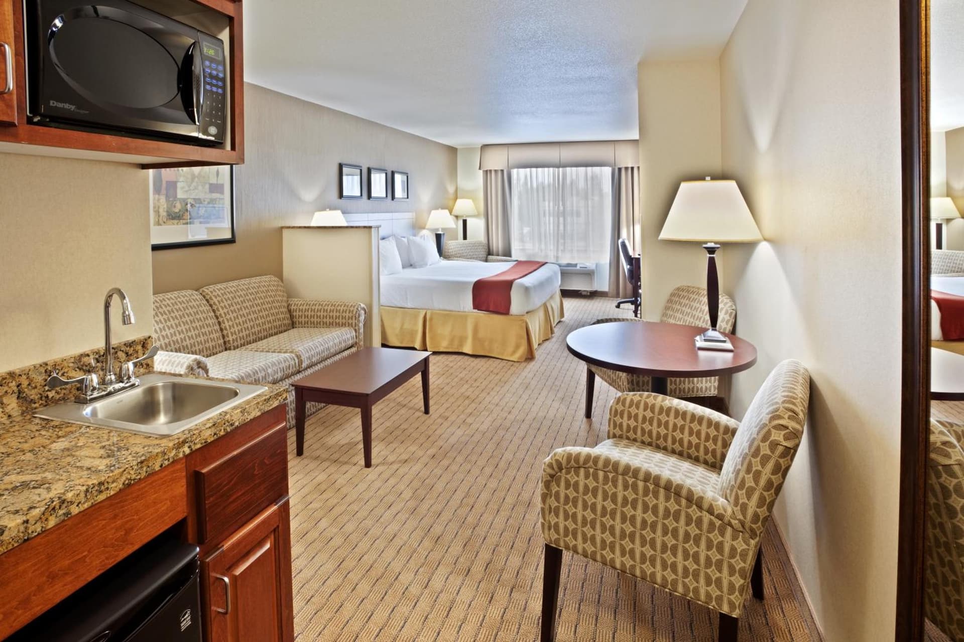 Holiday Inn Express Hotel & Suites Vancouver Mall-Portland Area by IHG gallery photo in Vancouver, WA — image 11