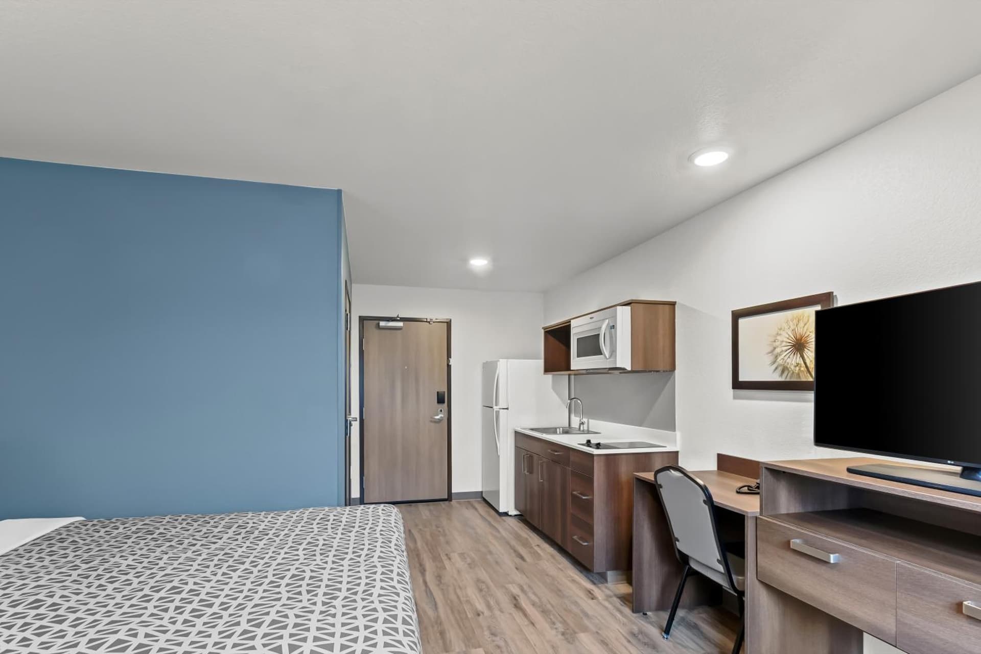 WoodSpring Suites Beaverton - Portland West gallery photo in Beaverton, OR — image 24