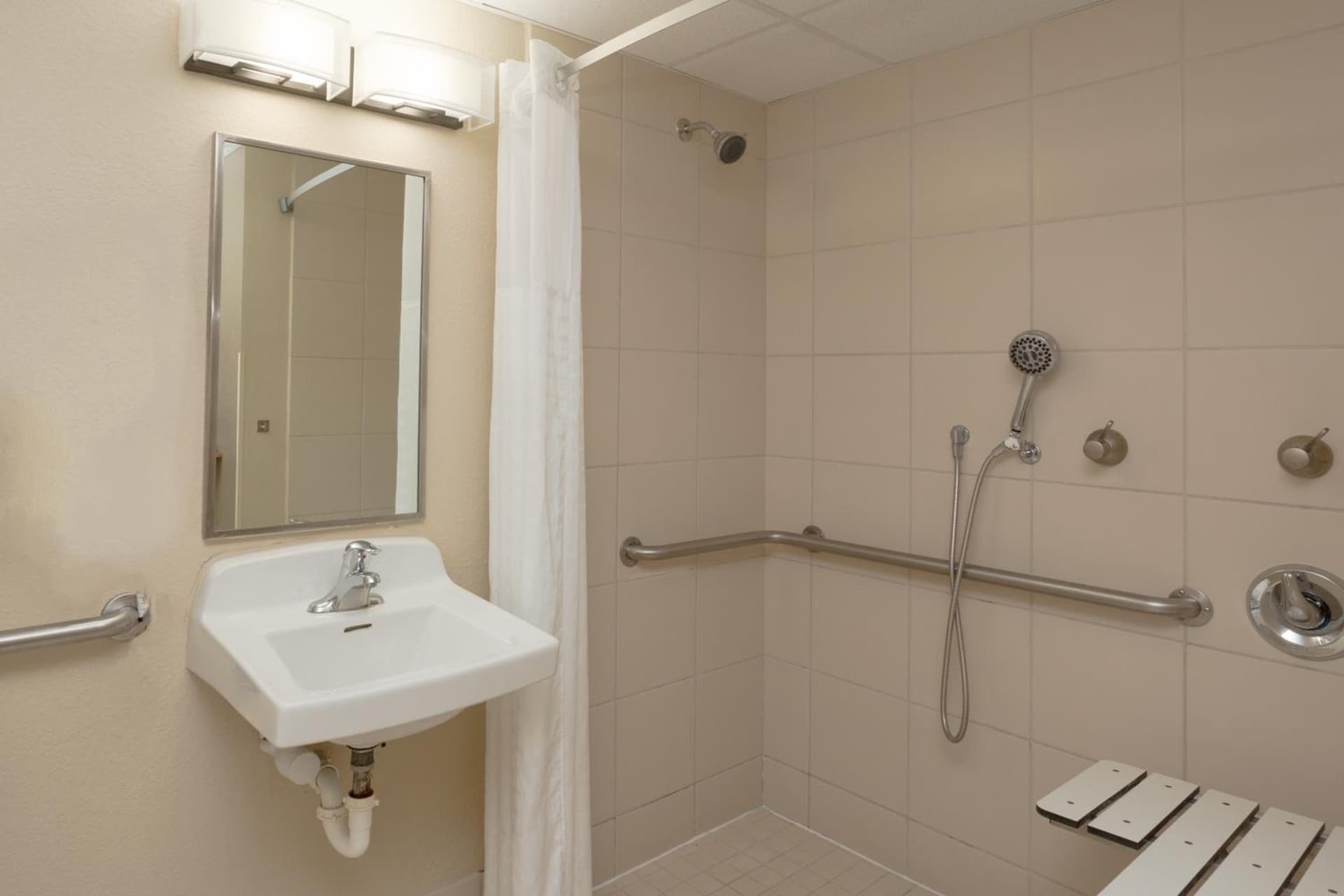 Baymont by Wyndham Bonita Springs gallery photo in Bonita Springs, FL — image 25