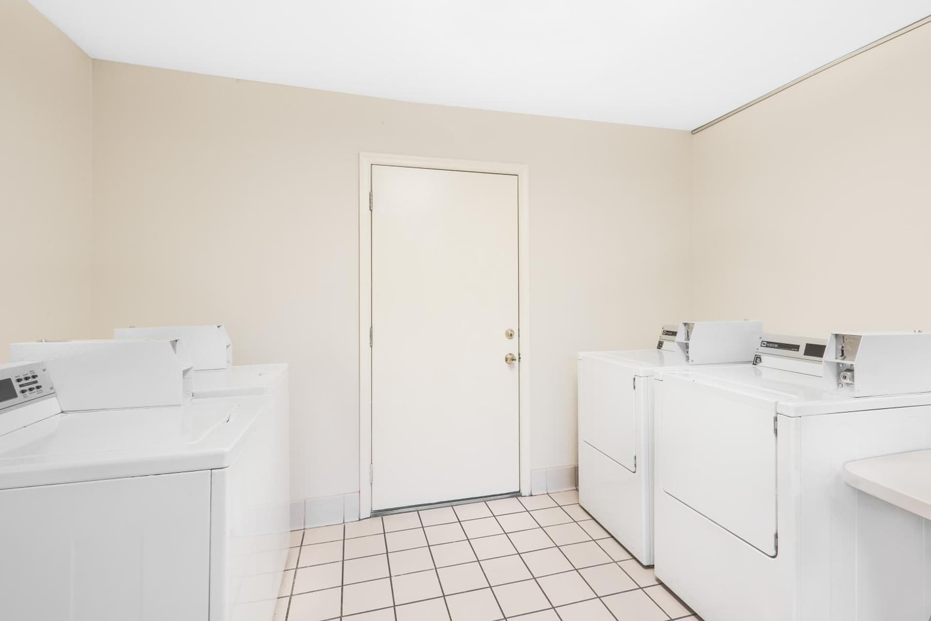 Days Inn by Wyndham Springfield/Phil.Intl Airport gallery photo in Springfield — image 16