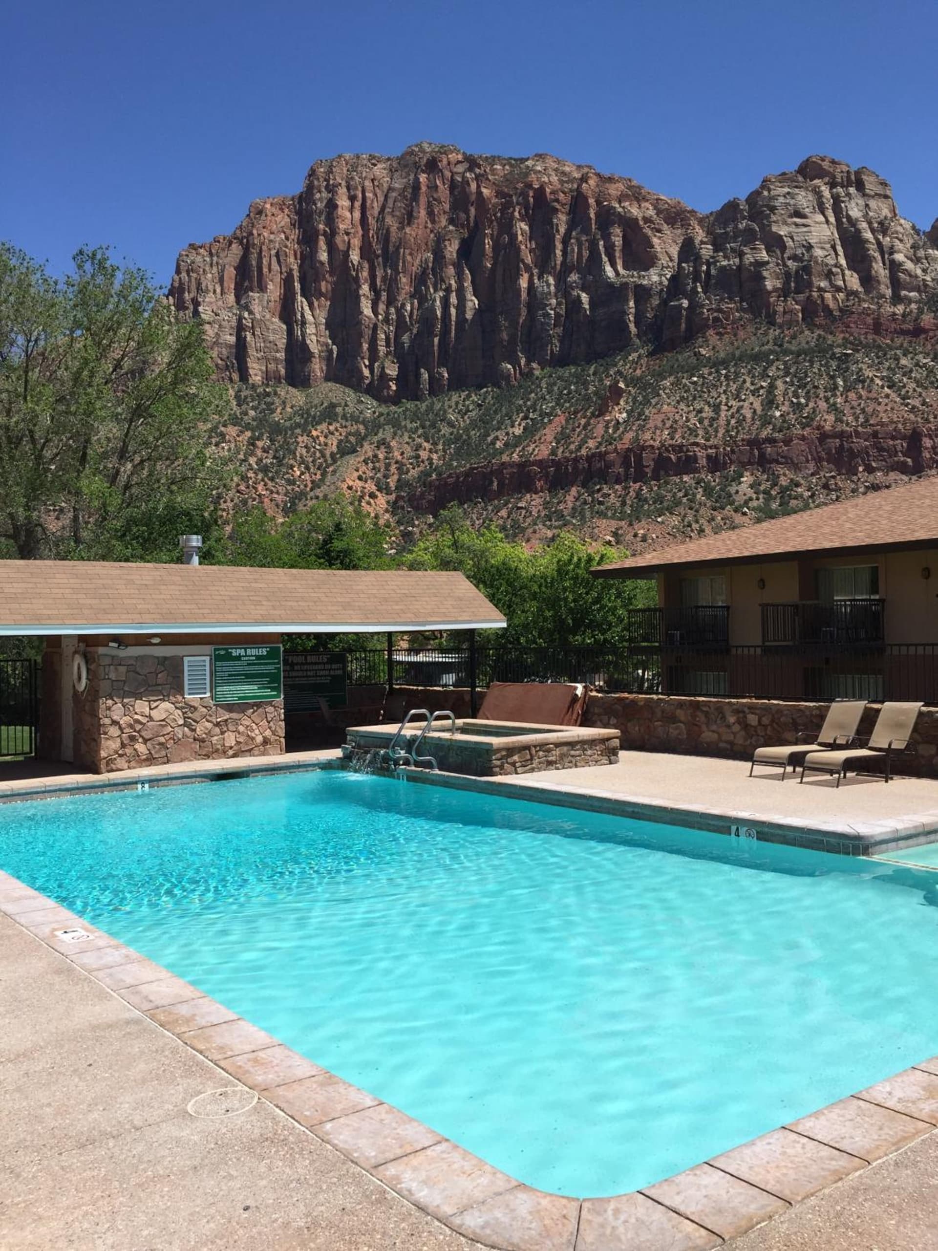 Bumbleberry Inn gallery photo in Springdale, UT — image 41