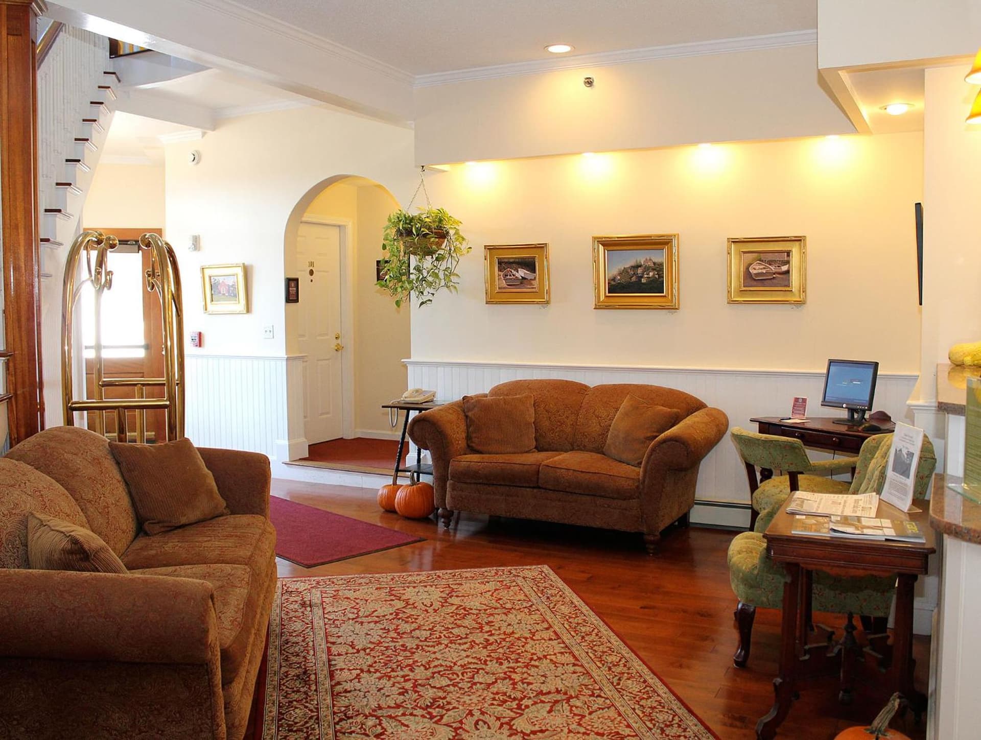 Lord Camden Inn interior in Camden — gallery photo 2