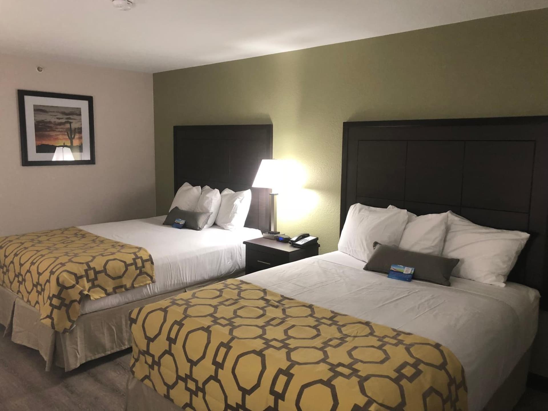 Baymont by Wyndham Phoenix I-10 near 51st Ave gallery photo in Phoenix, AZ — image 75