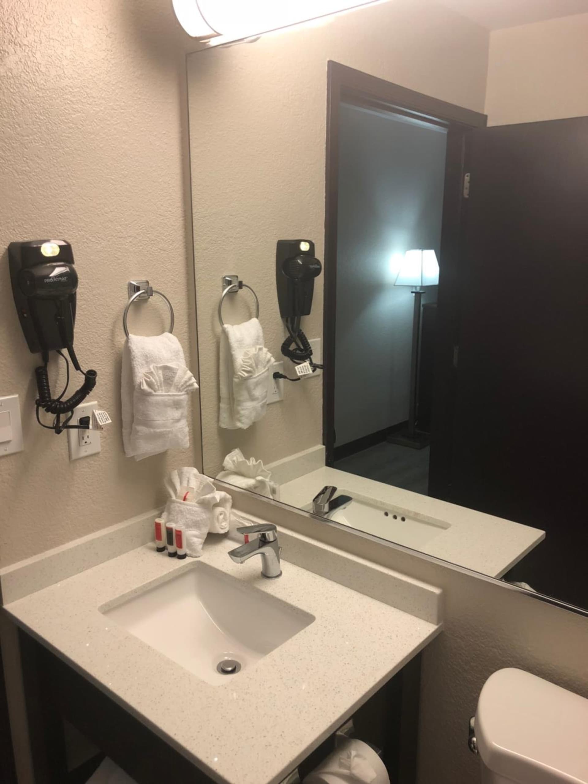 Baymont by Wyndham Phoenix I-10 near 51st Ave gallery photo in Phoenix, AZ — image 46