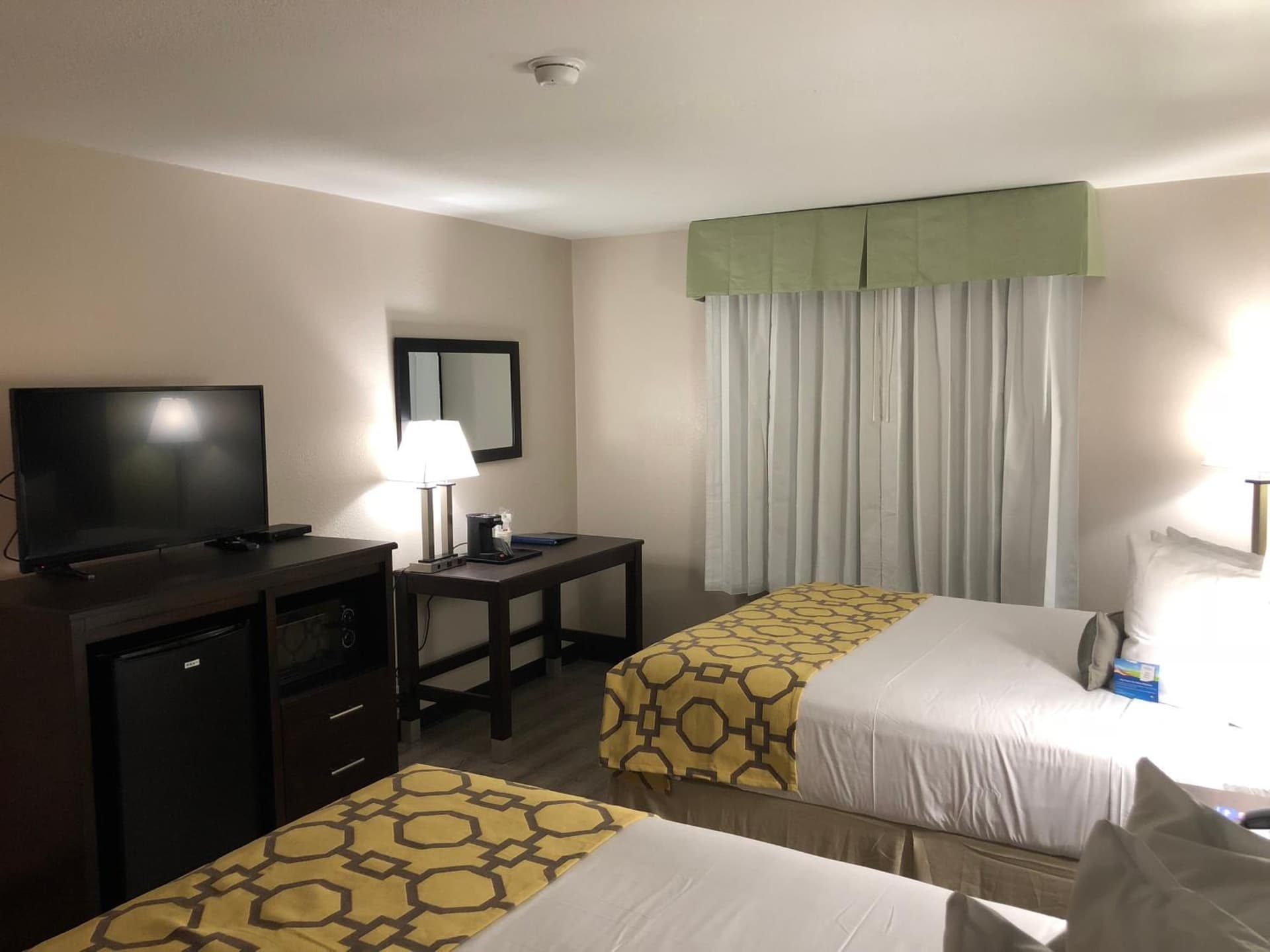Baymont by Wyndham Phoenix I-10 near 51st Ave gallery photo in Phoenix, AZ — image 25