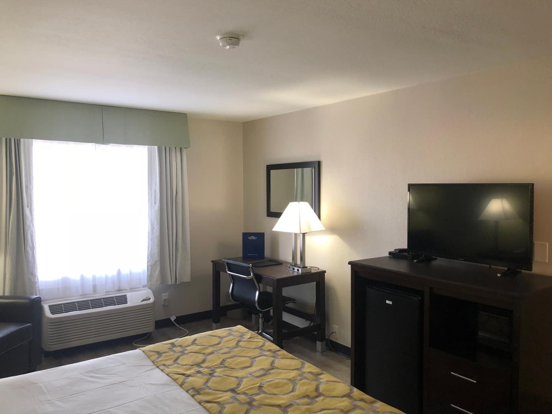 Baymont by Wyndham Phoenix I-10 near 51st Ave gallery photo in Phoenix, AZ — image 17