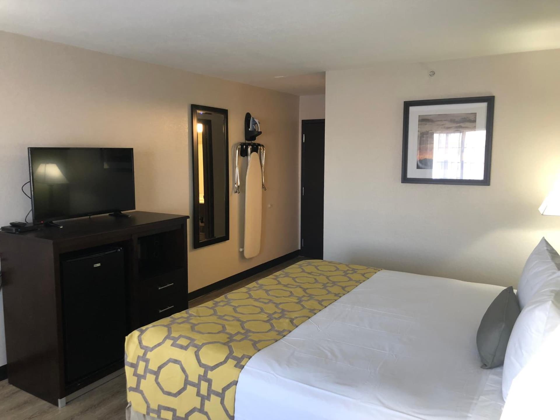 Baymont by Wyndham Phoenix I-10 near 51st Ave gallery photo in Phoenix, AZ — image 13
