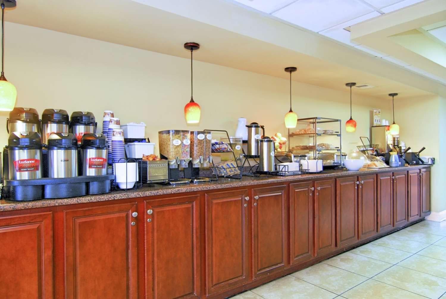 Best Western Ocean Sands Beach Resort gallery photo in Myrtle Beach, SC — image 53
