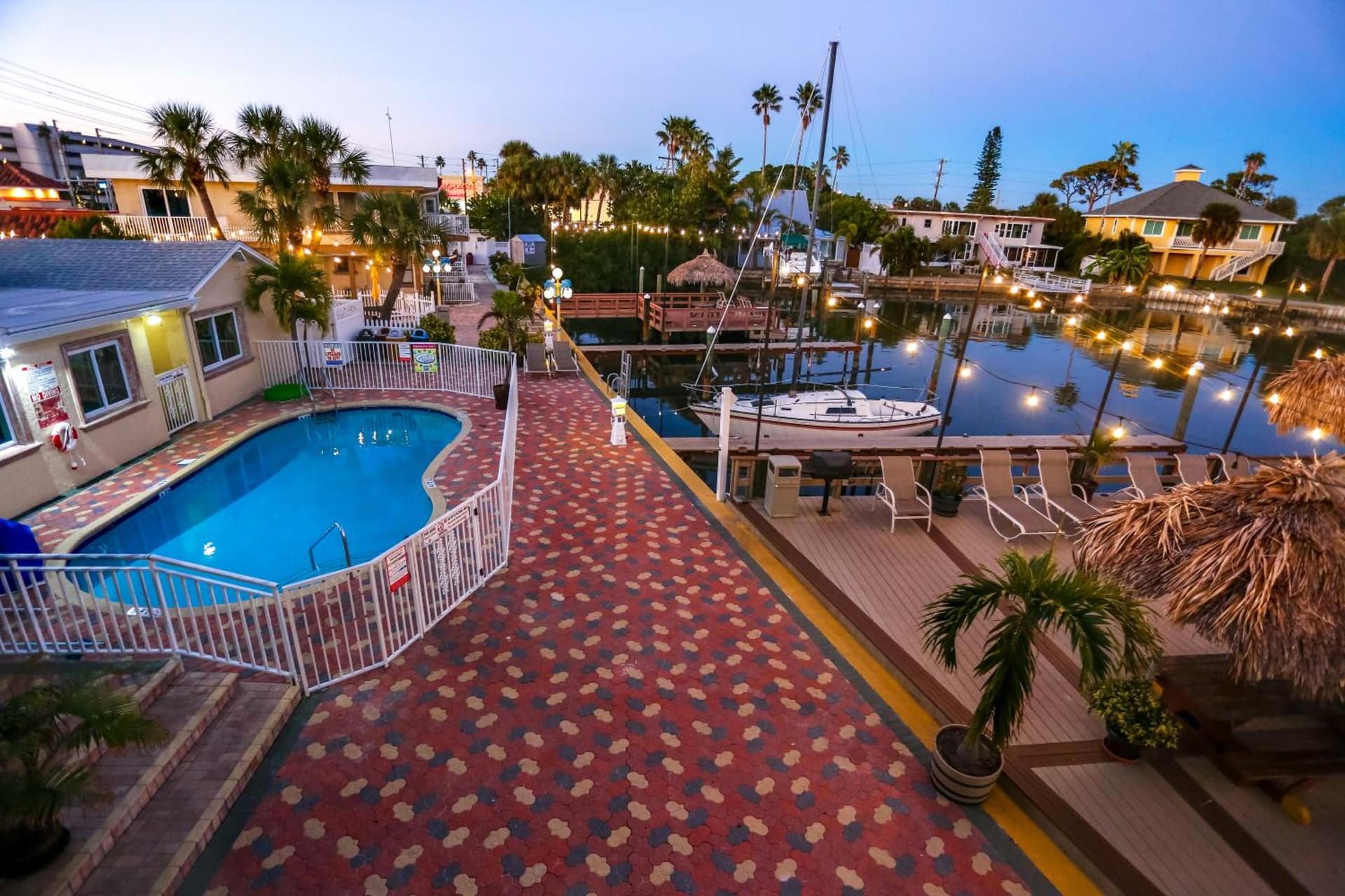 Bay Palms Waterfront Resort - Hotel and Marina interior in St Pete Beach — gallery photo 2