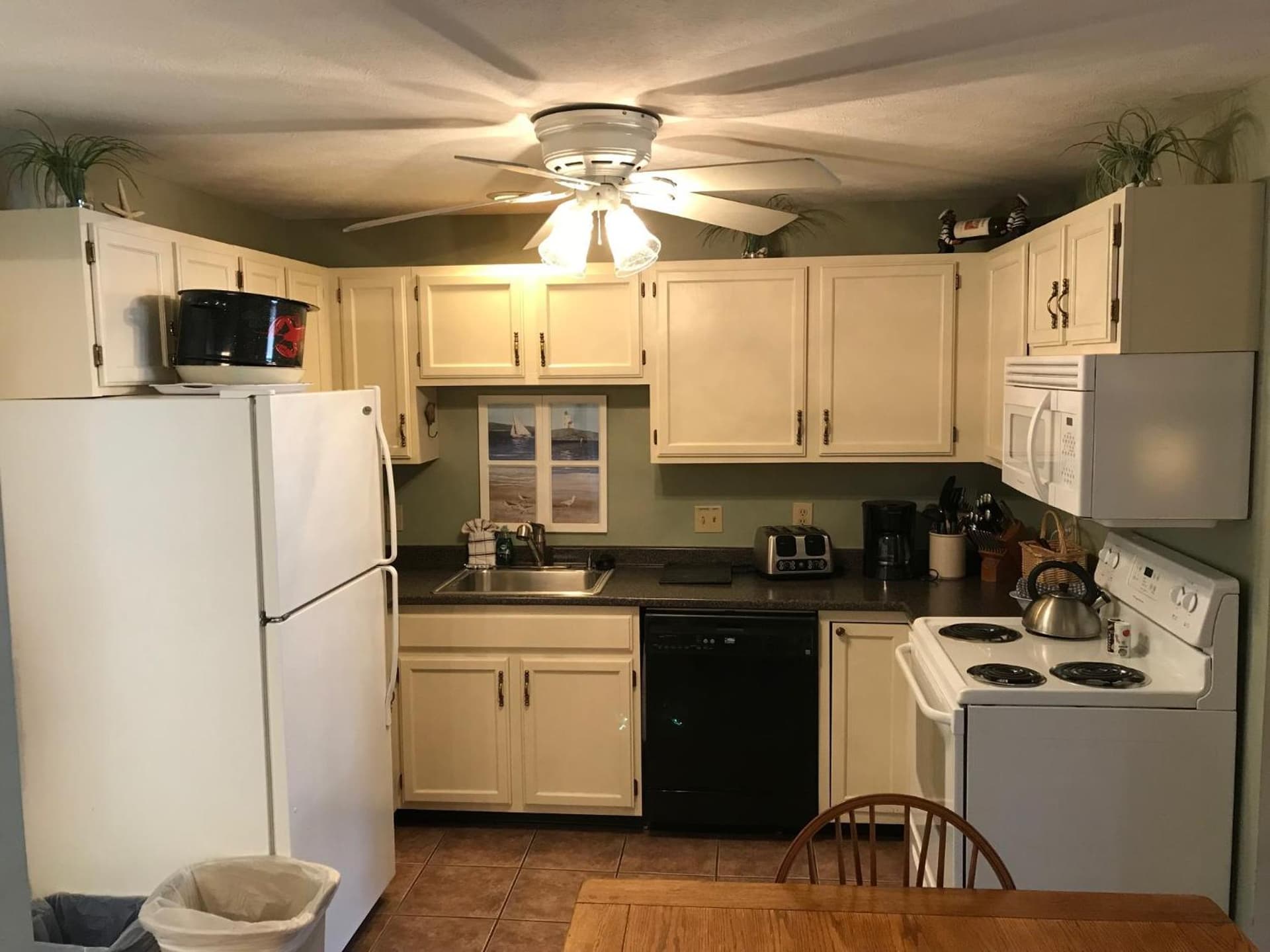Elmwood Resort Hotel gallery photo in Wells — image 31