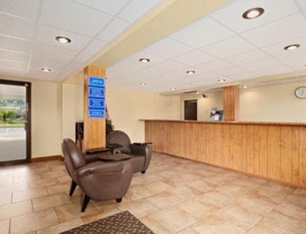 Hilltop Inn Pittsburgh property views in Pittsburgh, PA — gallery photo 3