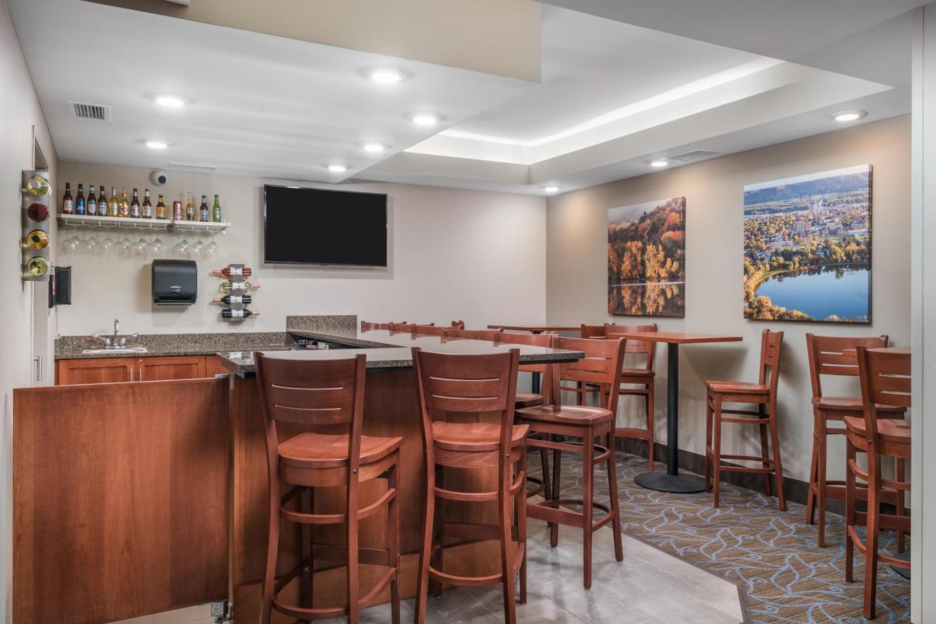AmericInn by Wyndham Winona gallery photo in Winona, MN — image 32