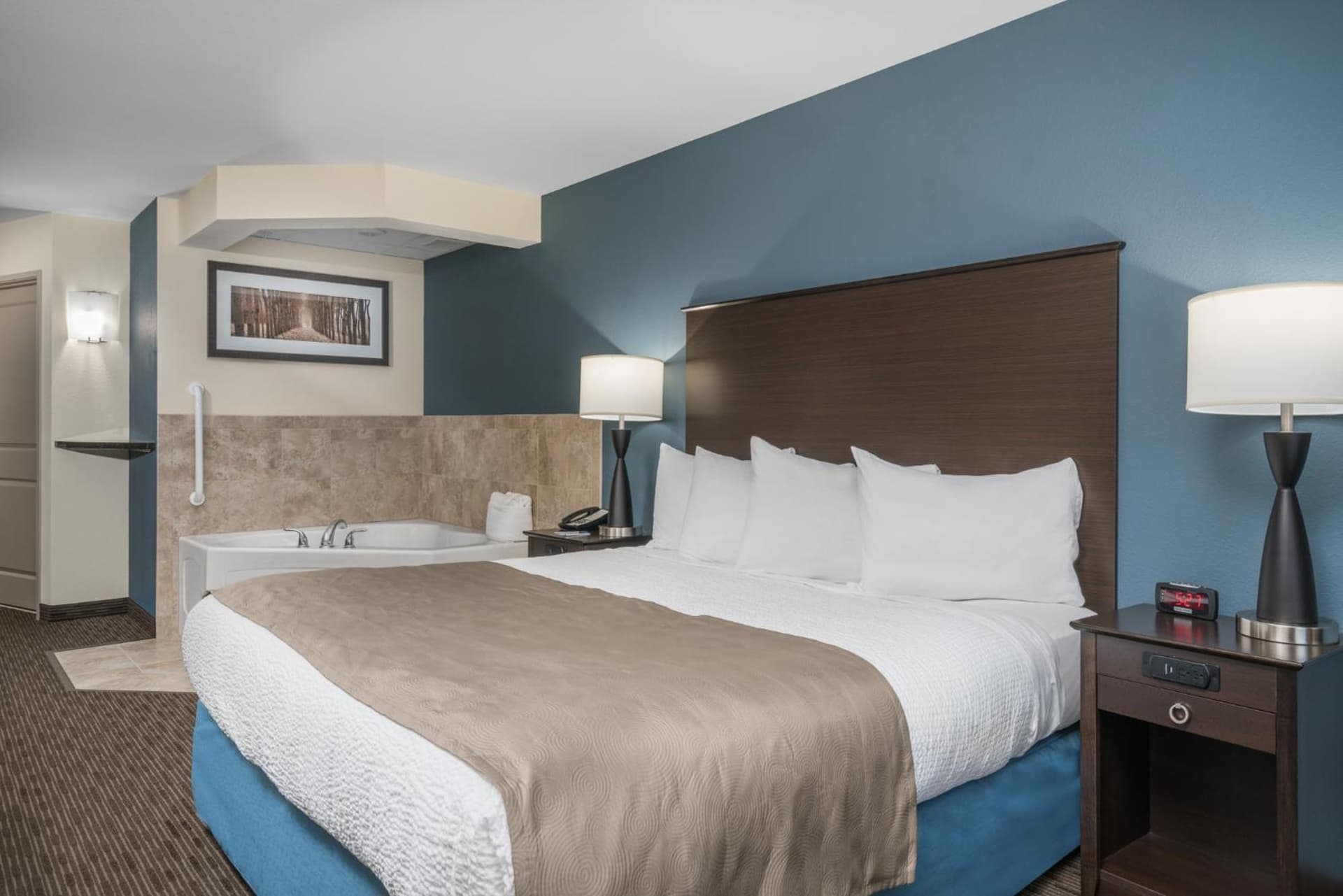 AmericInn by Wyndham Winona gallery photo in Winona, MN — image 22