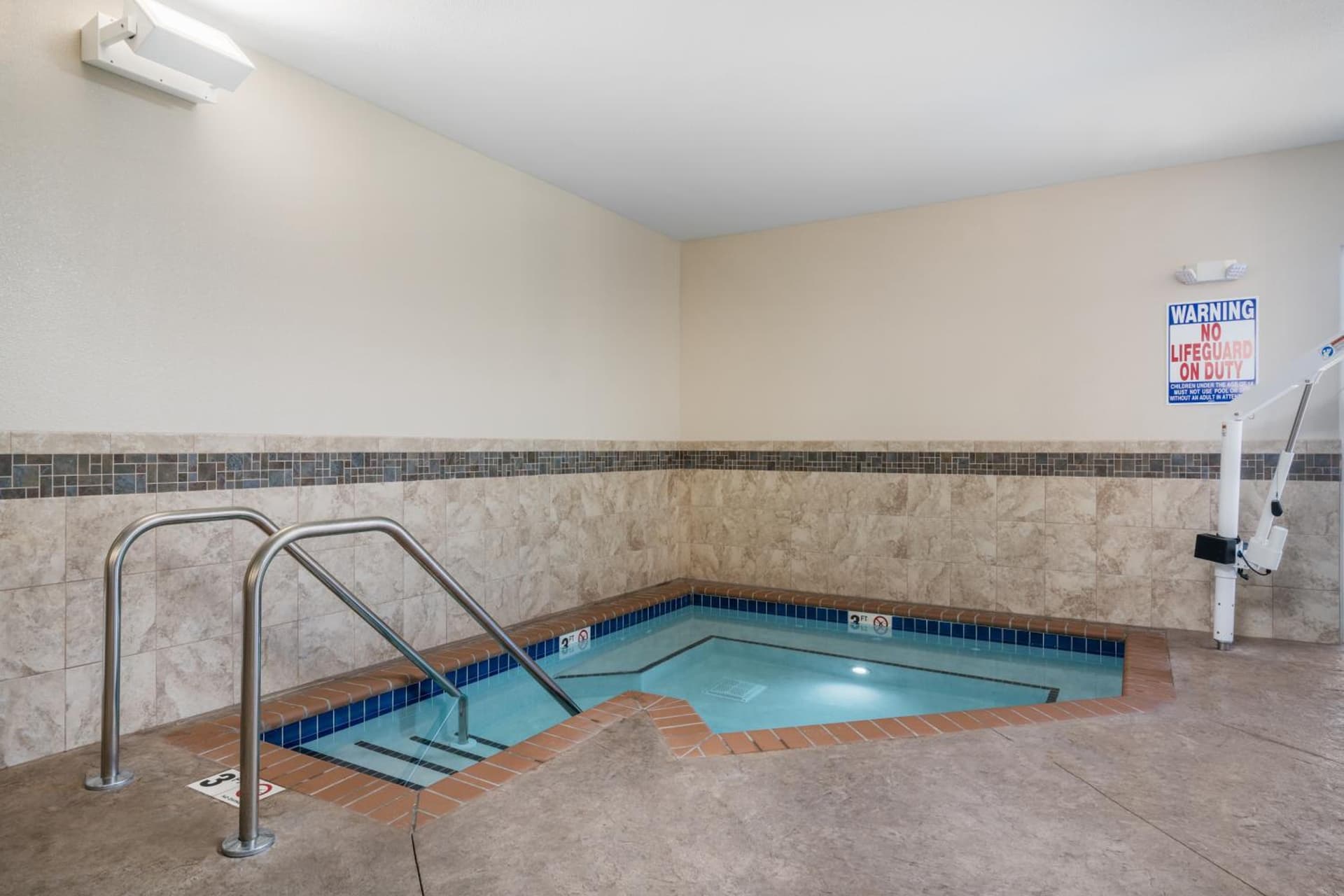 AmericInn by Wyndham Winona gallery photo in Winona, MN — image 4