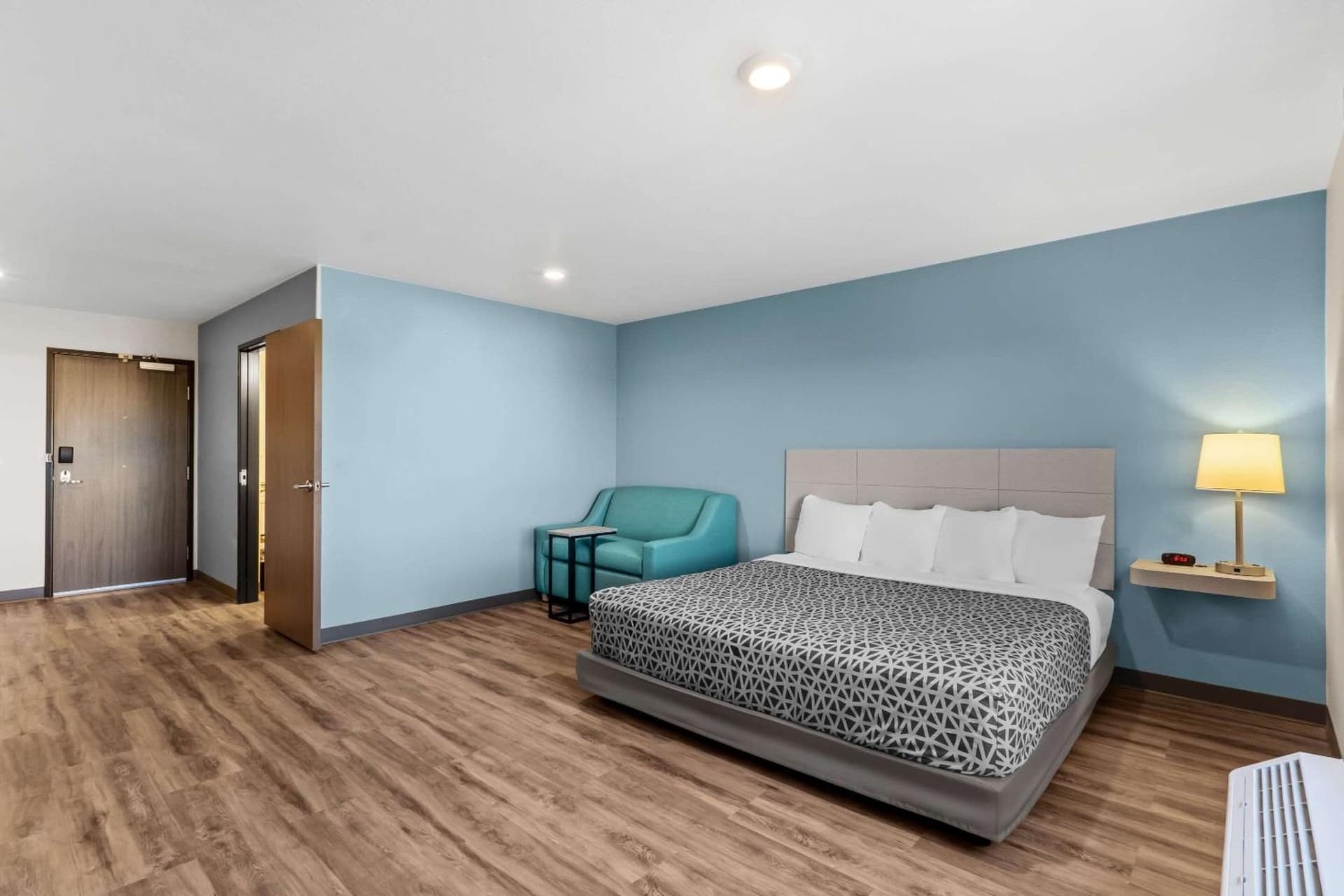 WoodSpring Suites Centennial - Denver Tech Center gallery photo in Centennial, CO — image 23