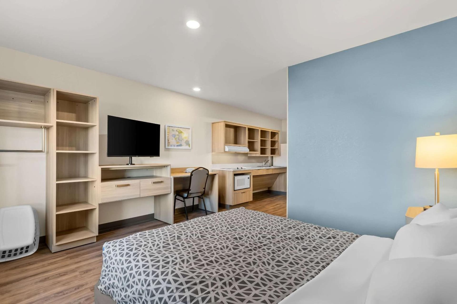 WoodSpring Suites Centennial - Denver Tech Center gallery photo in Centennial, CO — image 32