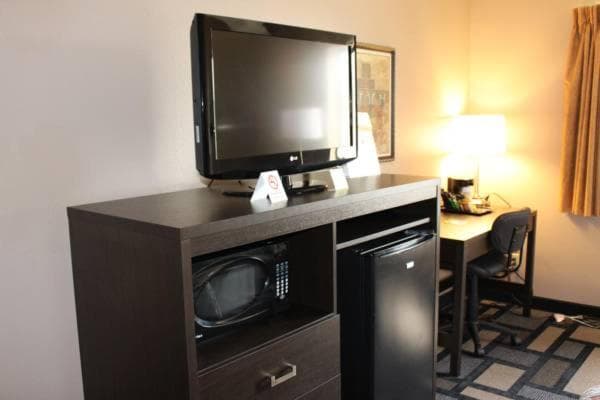 Days Inn by Wyndham Watertown interior in Watertown, SD — gallery photo 2