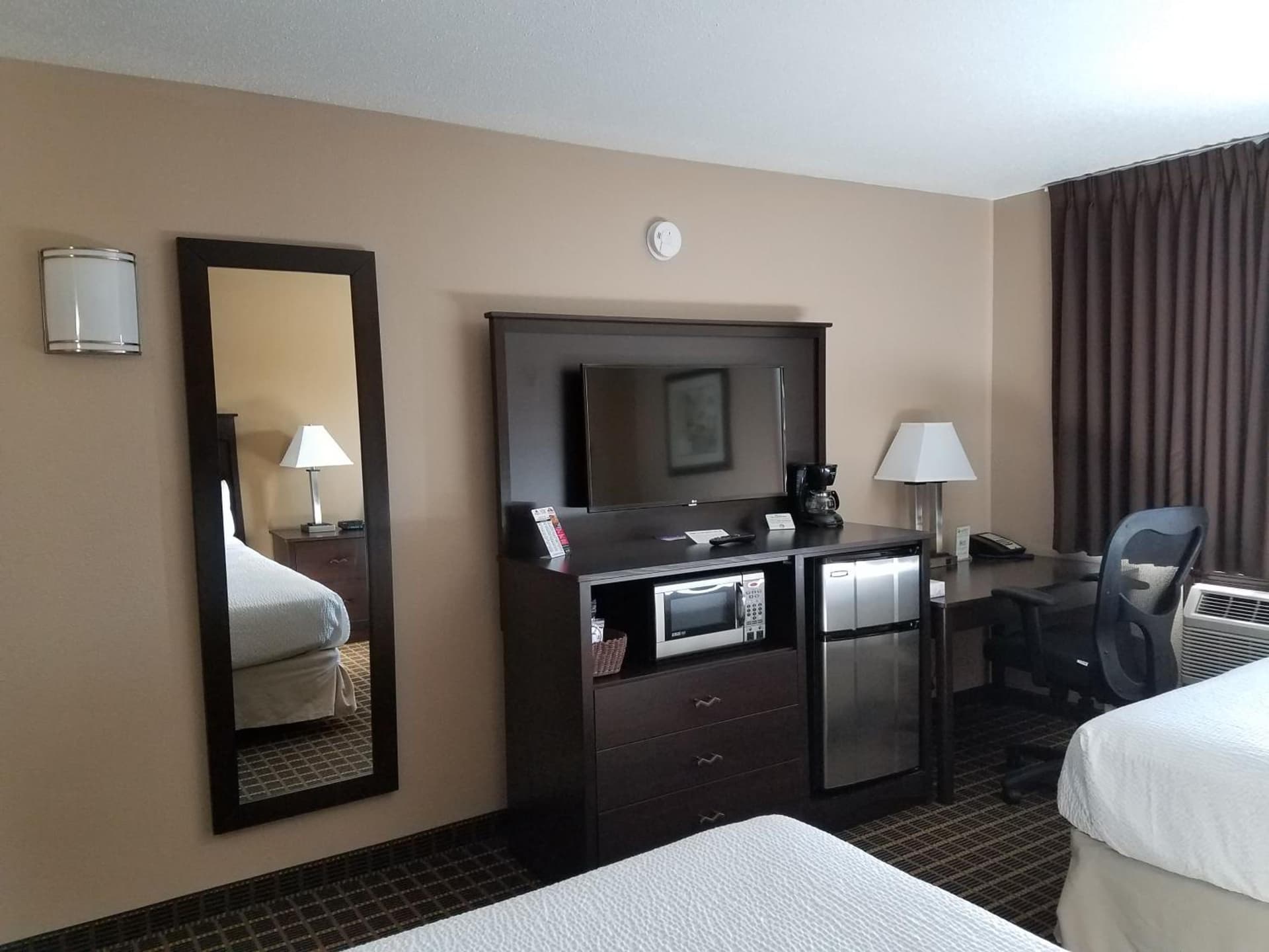 Americas Best Value Inn and Suites Bismarck gallery photo in Bismarck, ND — image 30