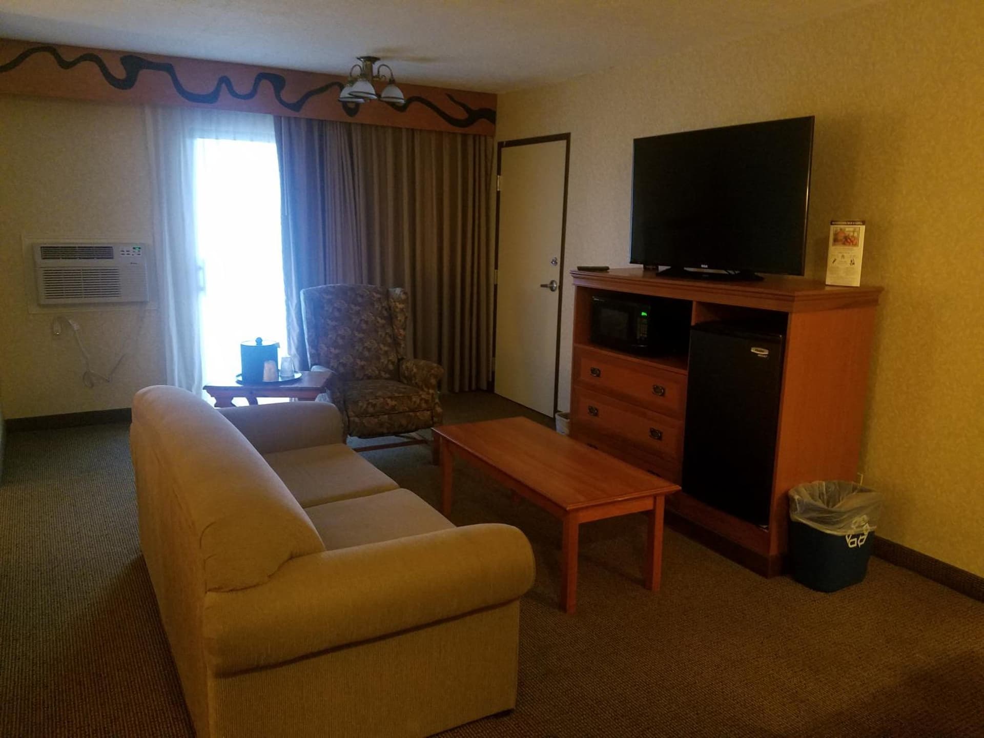 Best Western Plus Rivershore Hotel interior in Oregon City, OR — gallery photo 2