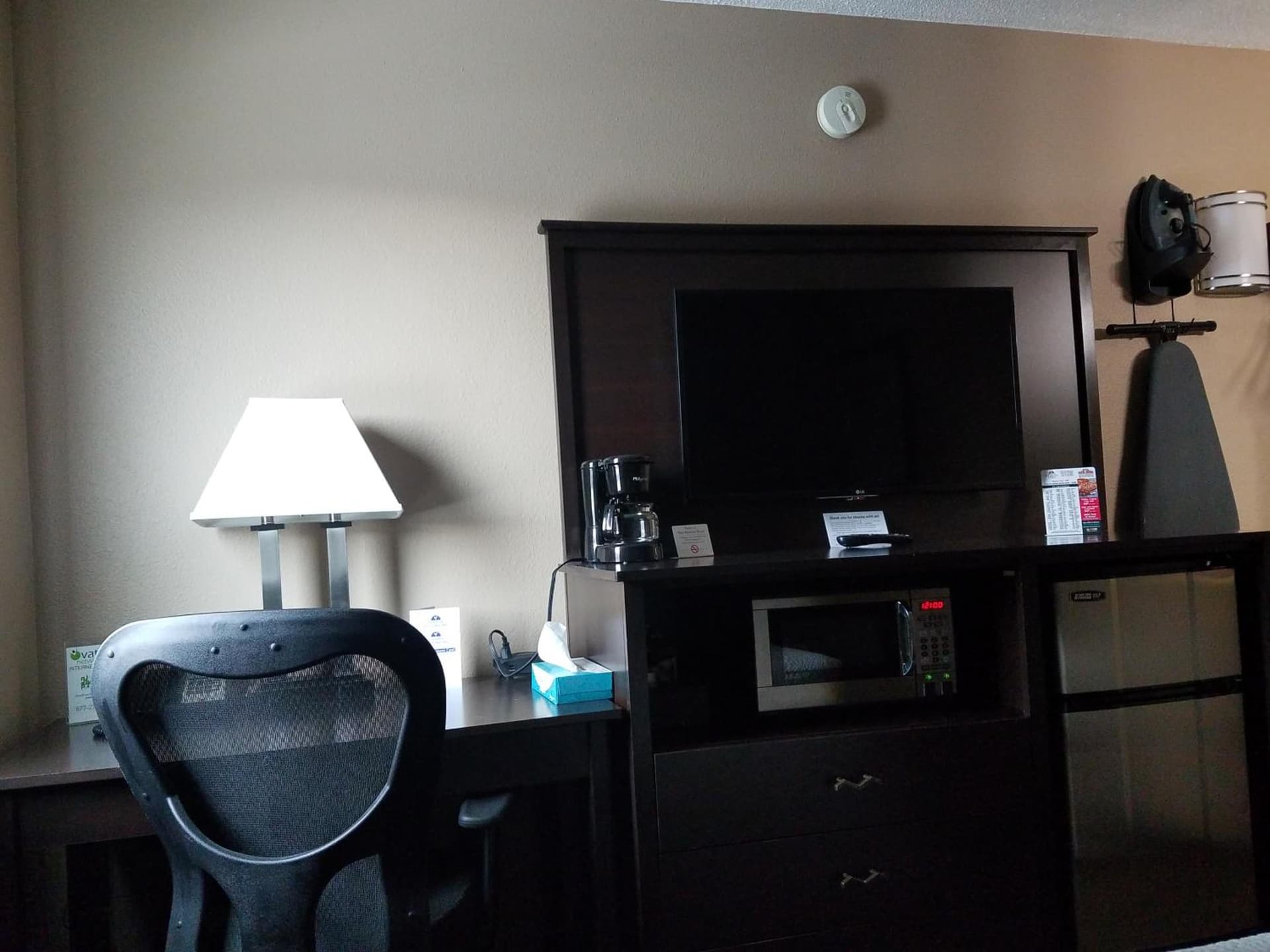 Americas Best Value Inn and Suites Bismarck gallery photo in Bismarck, ND — image 5