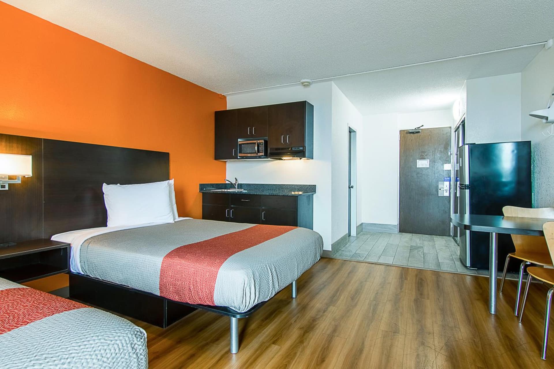 Motel 6 Atlanta GA Atlanta Airport Virginia Ave property views in Atlanta, GA — gallery photo 3