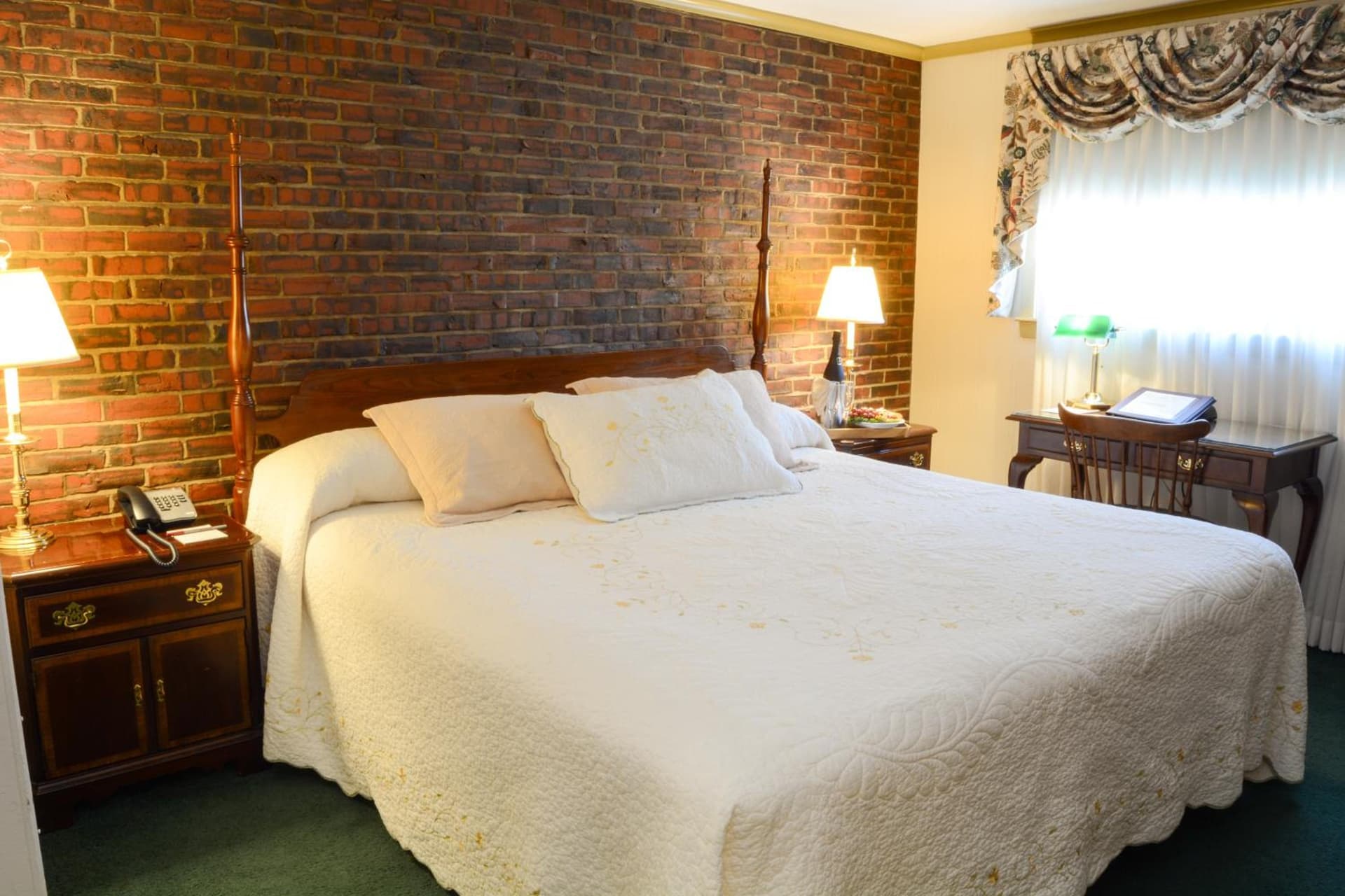 Lamies Inn & The Old Salt Tavern gallery photo in Hampton — image 15