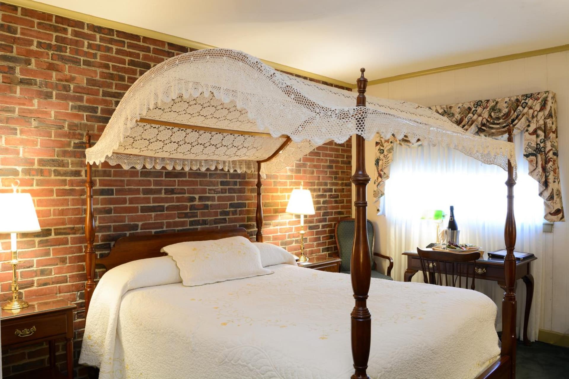 Lamies Inn & The Old Salt Tavern gallery photo in Hampton — image 53