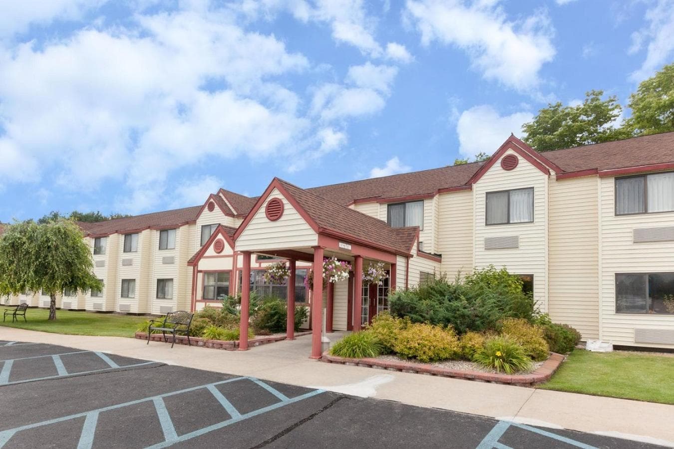 Baymont by Wyndham Gaylord featured exterior or lobby in Gaylord, MI — similar hotel