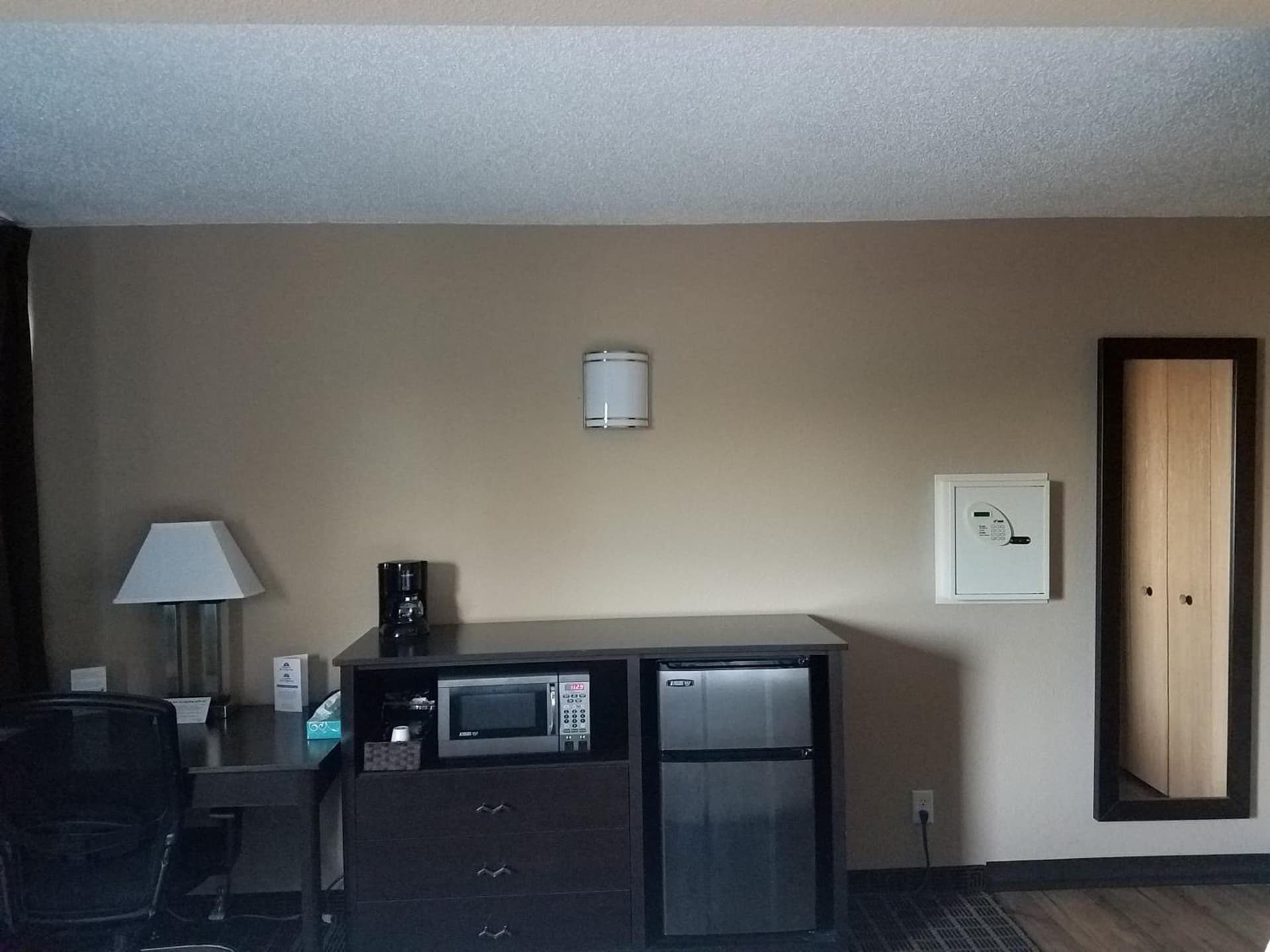 Americas Best Value Inn and Suites Bismarck gallery photo in Bismarck, ND — image 16