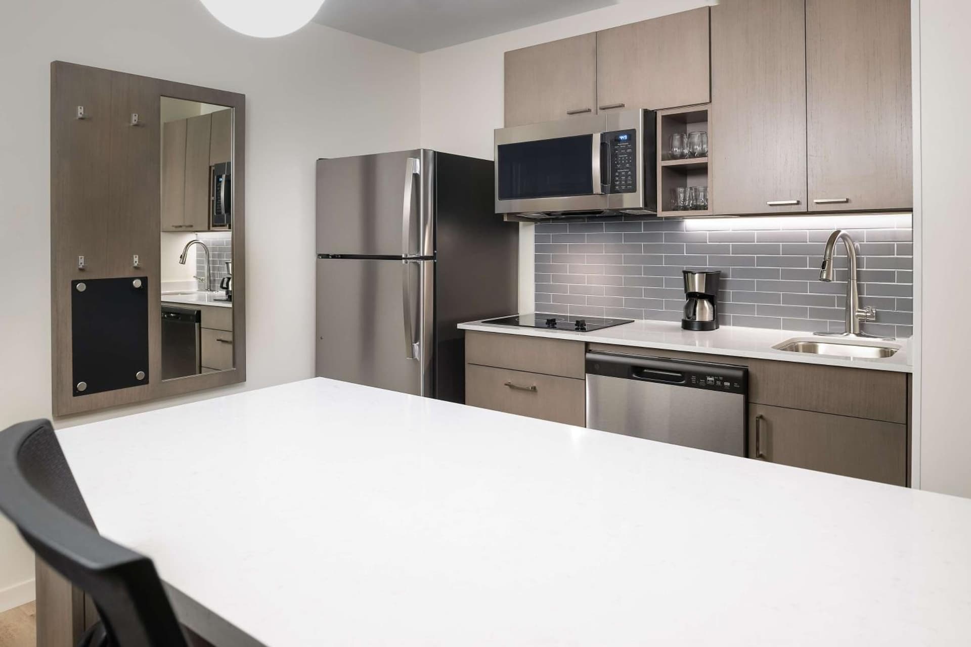 Hyatt House Auburn Hills/Detroit gallery photo in Lake Angelus, MI — image 16