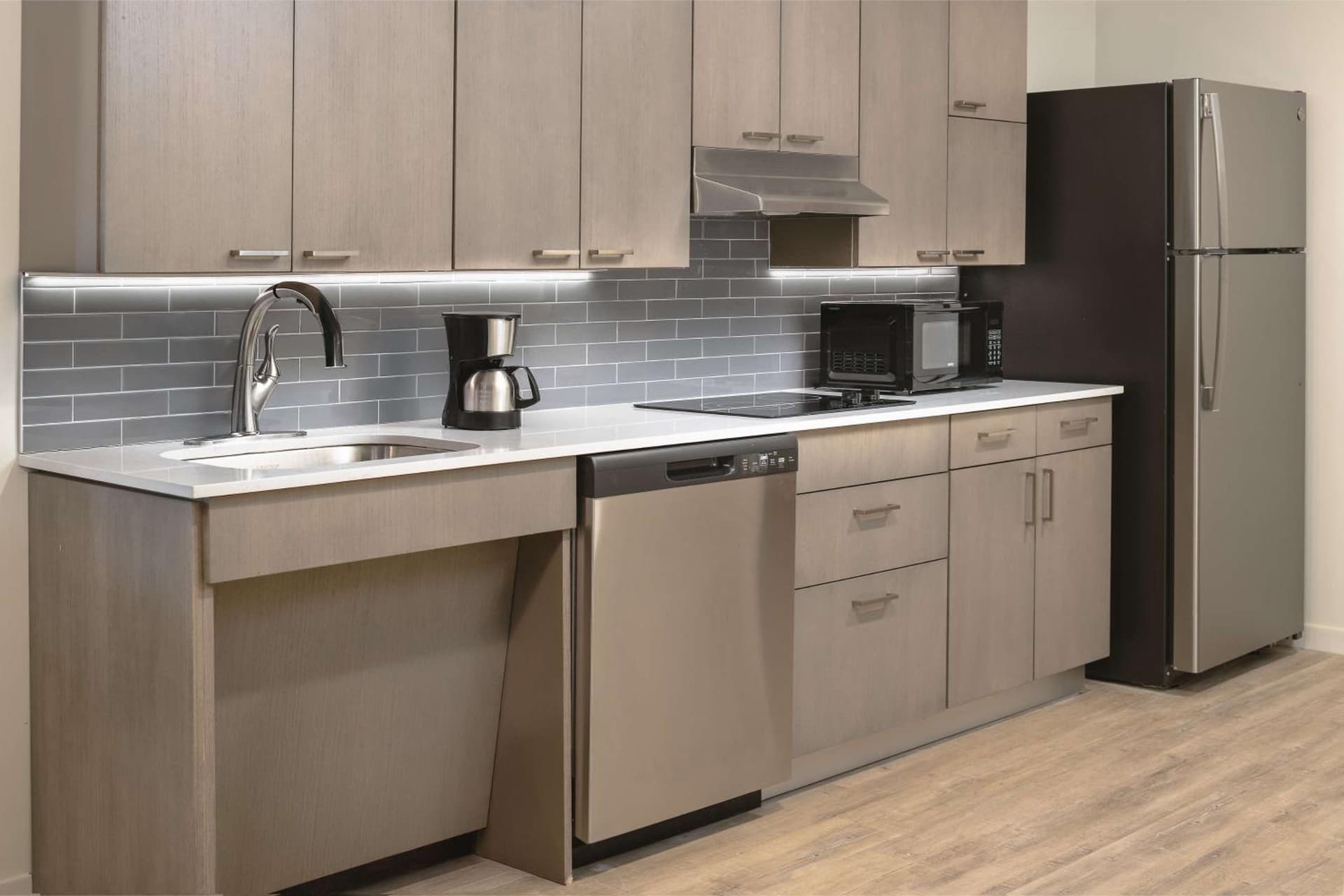 Hyatt House Auburn Hills/Detroit gallery photo in Lake Angelus, MI — image 32