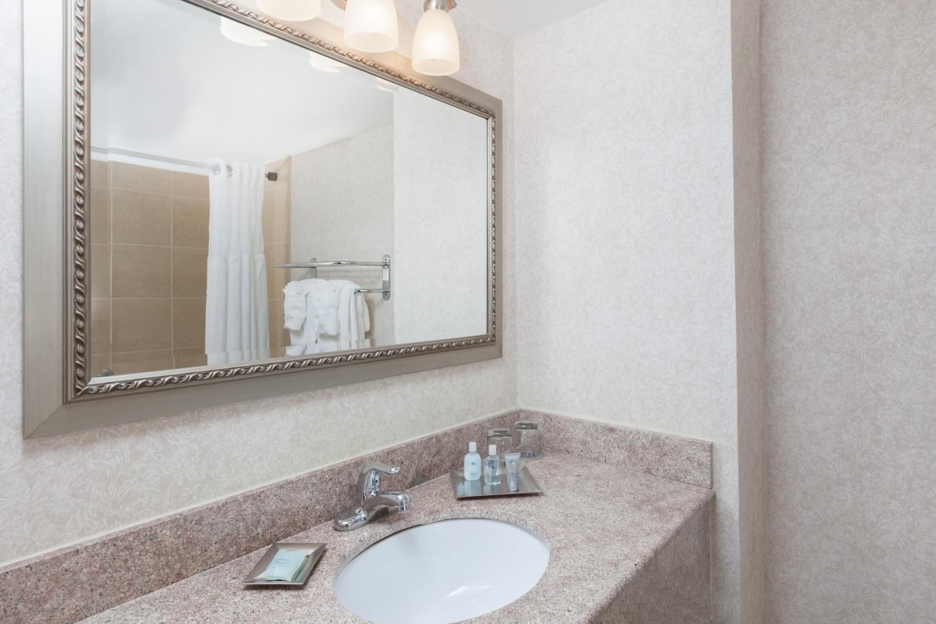 Wyndham Virginia Beach Oceanfront gallery photo in Virginia Beach, VA — image 9