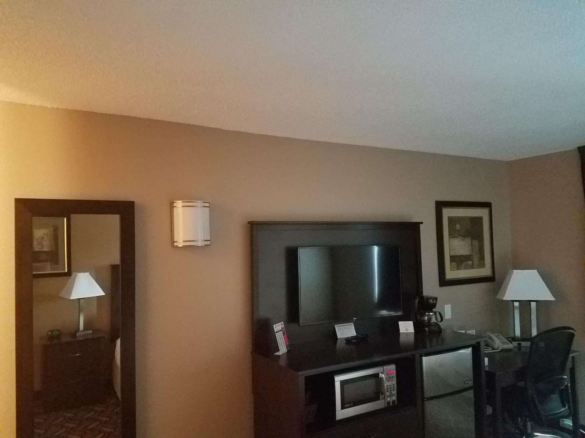 Americas Best Value Inn and Suites Bismarck gallery photo in Bismarck, ND — image 10