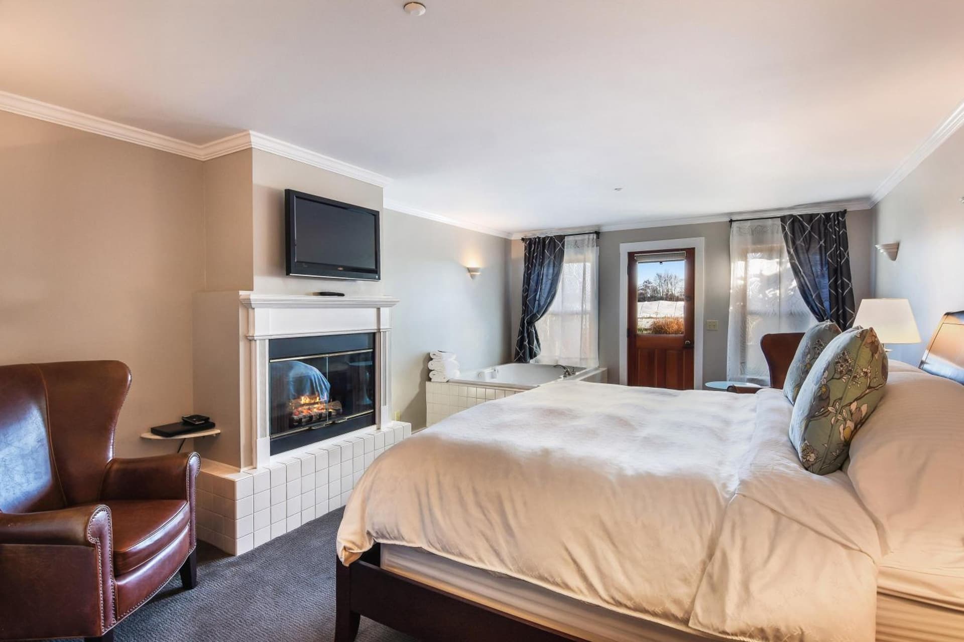 Wild Iris Inn gallery photo in La Conner, WA — image 7