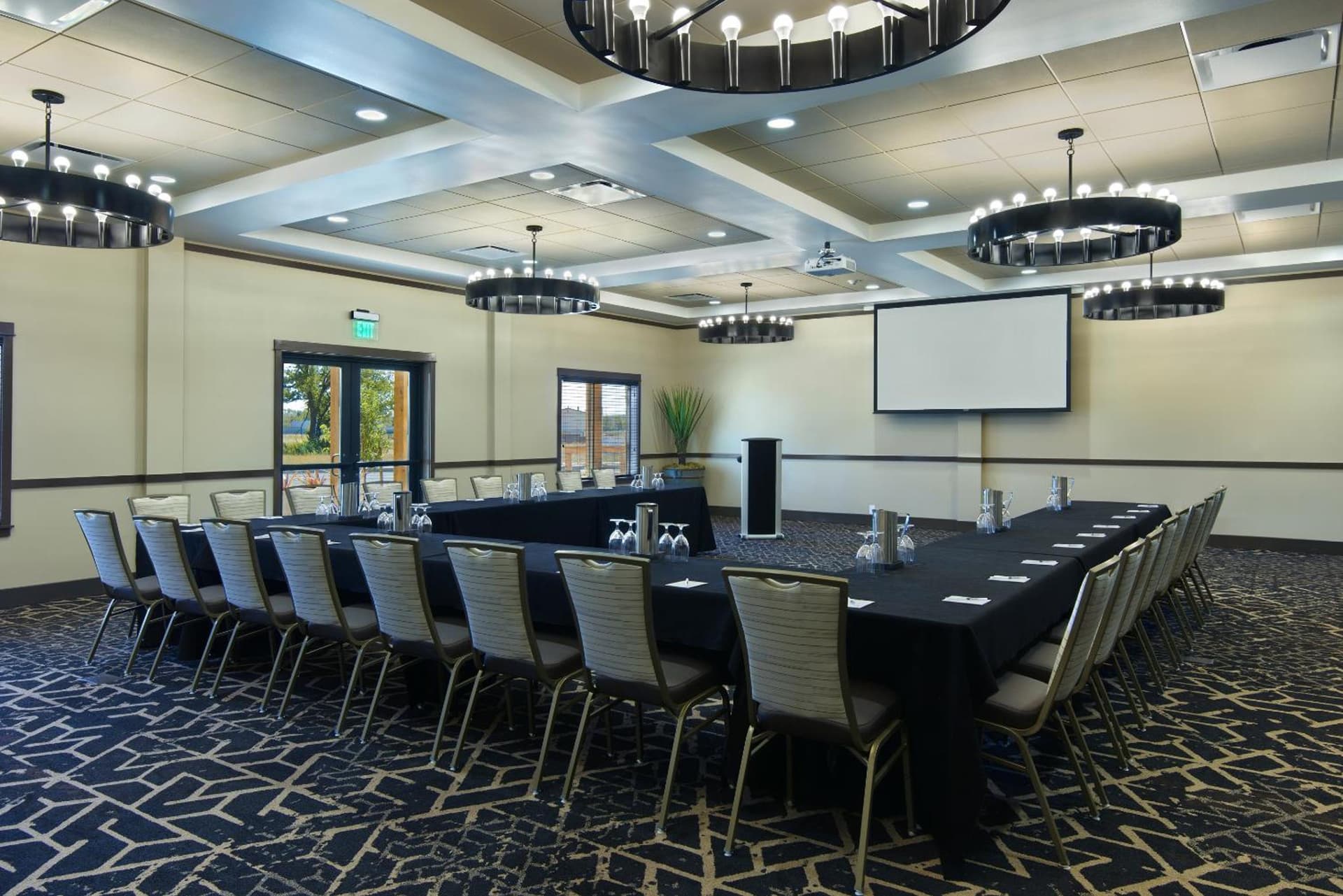 Oxford Suites Sonoma - Rohnert Park gallery photo in Rohnert Park, CA — image 7