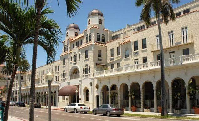 TROPICAL Palm Beach NEW SUITE 3 Beds 2 BEDRS &2BATHROOMS ENSUITE BEACH 5 MINOutdoorPOOL Garden featured exterior or lobby in Palm Beach, FL — similar hotel