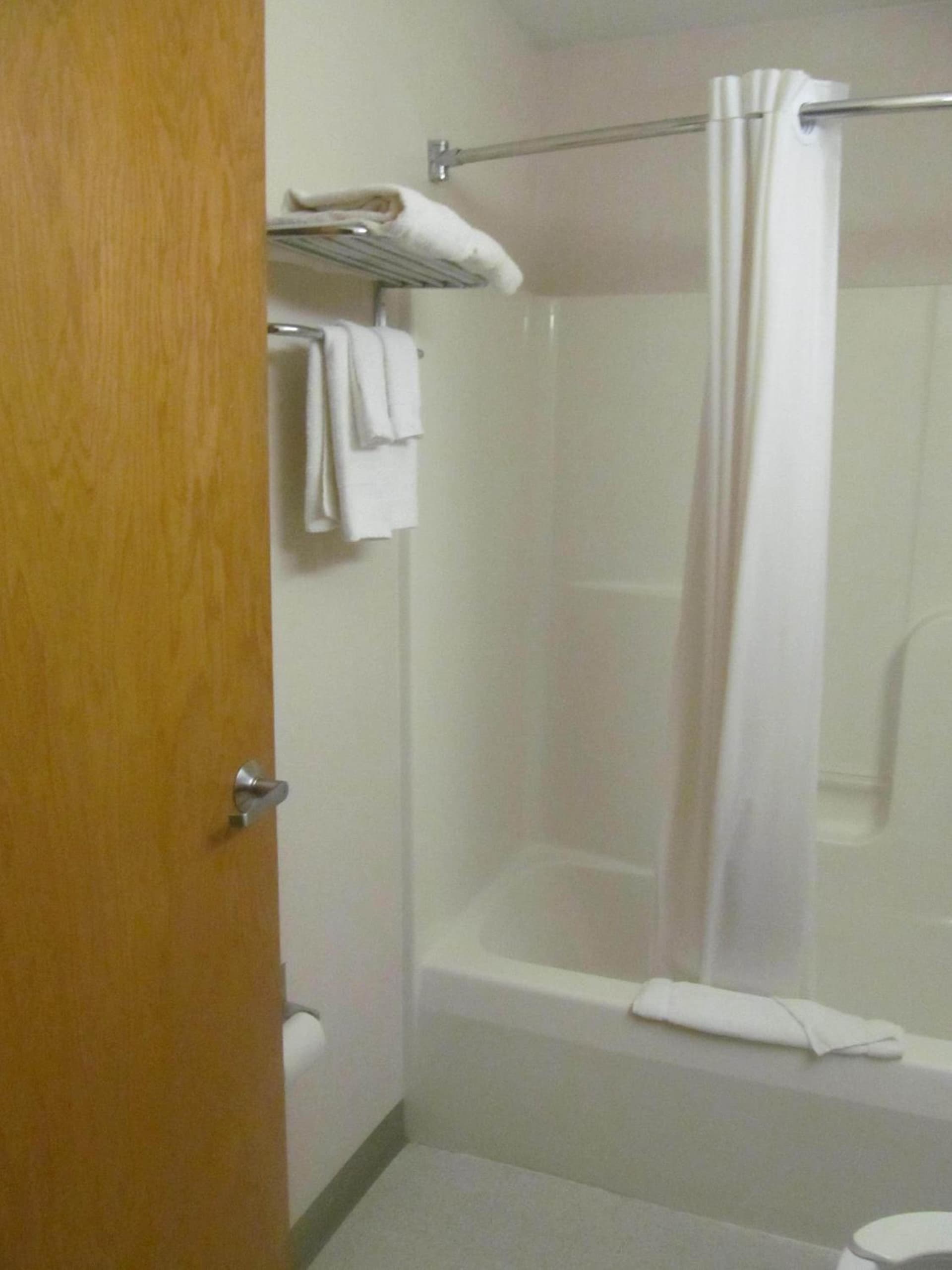 Microtel Inn by Wyndham Champaign gallery photo in Champaign, IL — image 23