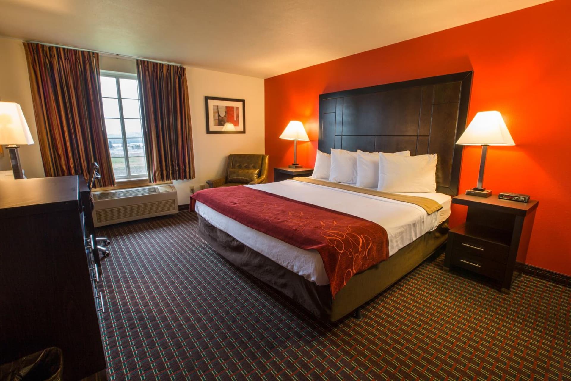 Bridgeway Inn & Suites - Portland Airport interior in Gresham, OR — gallery photo 2