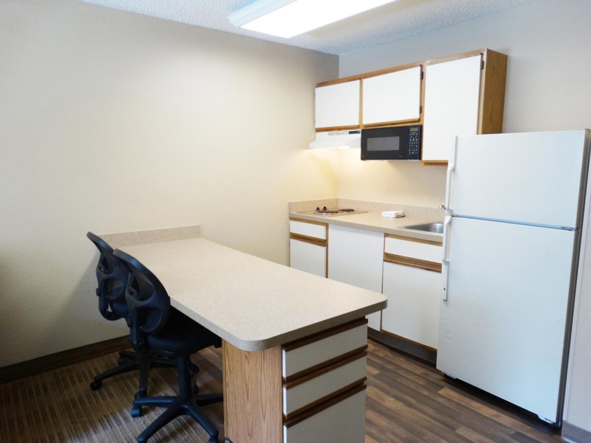 Extended Stay America Select Suites - Denver - Tech Center South - Greenwood Village gallery photo in Centennial, CO — image 27