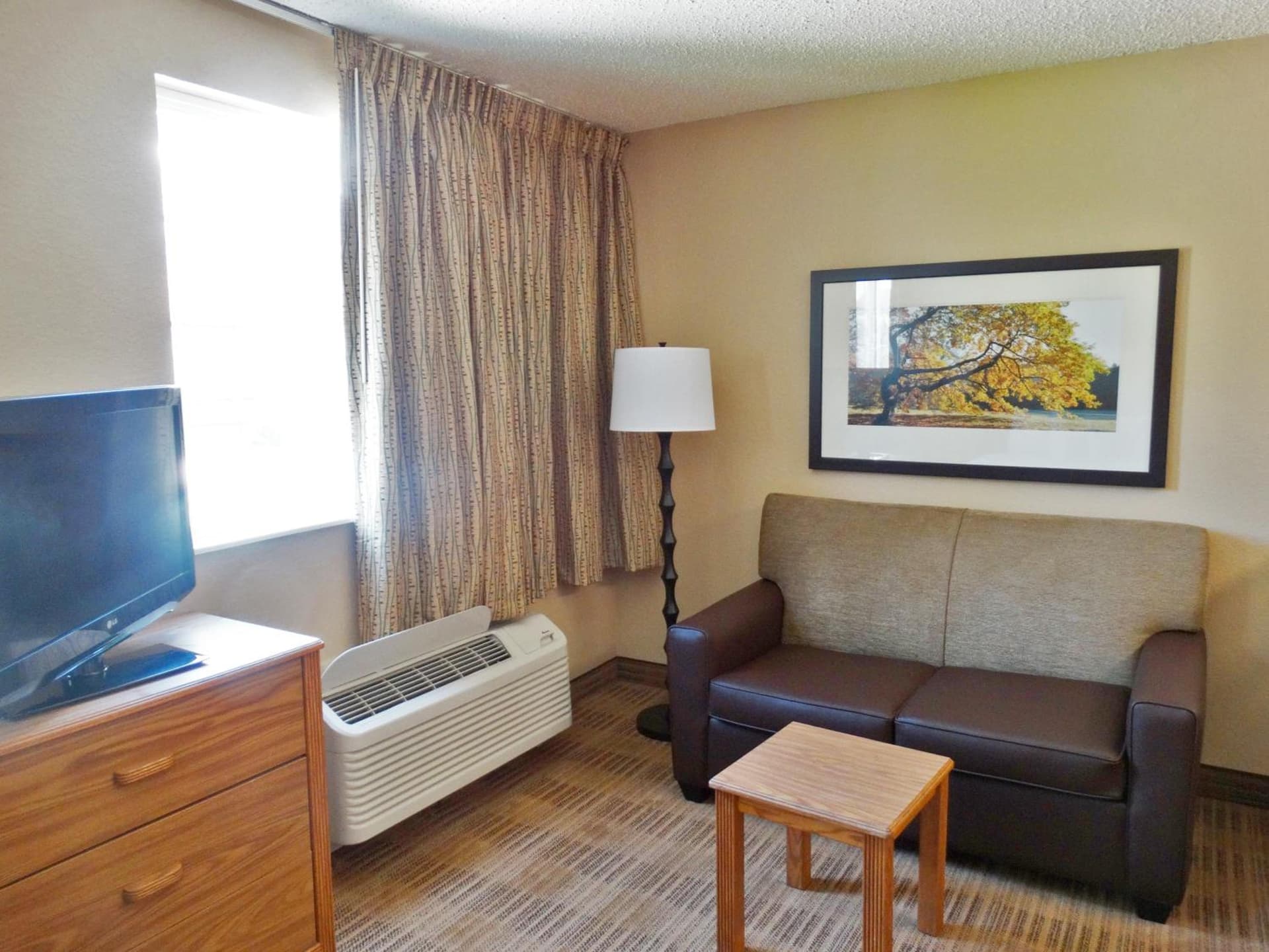 Extended Stay America Select Suites - Denver - Tech Center South - Greenwood Village gallery photo in Centennial, CO — image 10