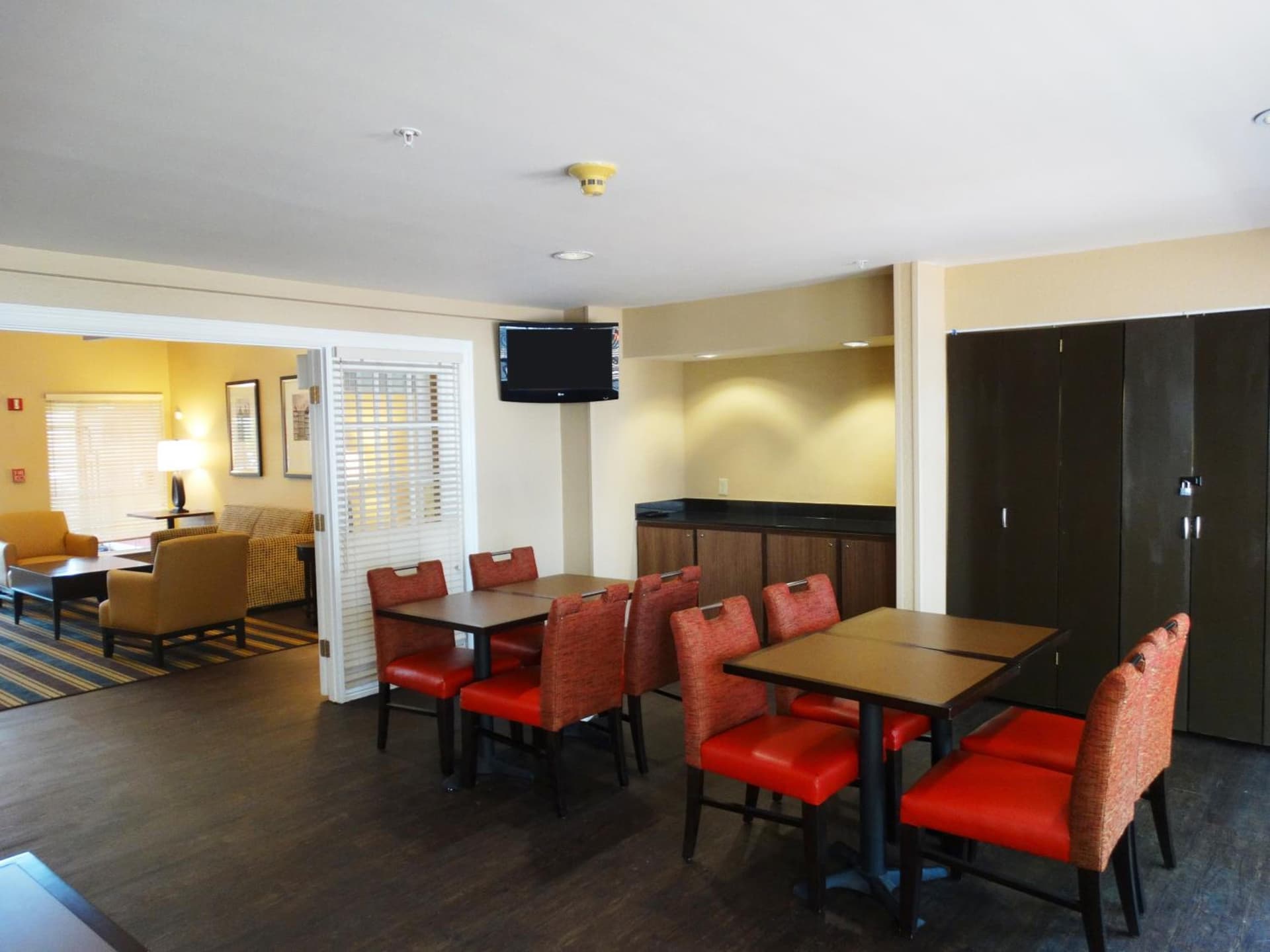 Extended Stay America Select Suites - Denver - Tech Center South - Greenwood Village gallery photo in Centennial, CO — image 23