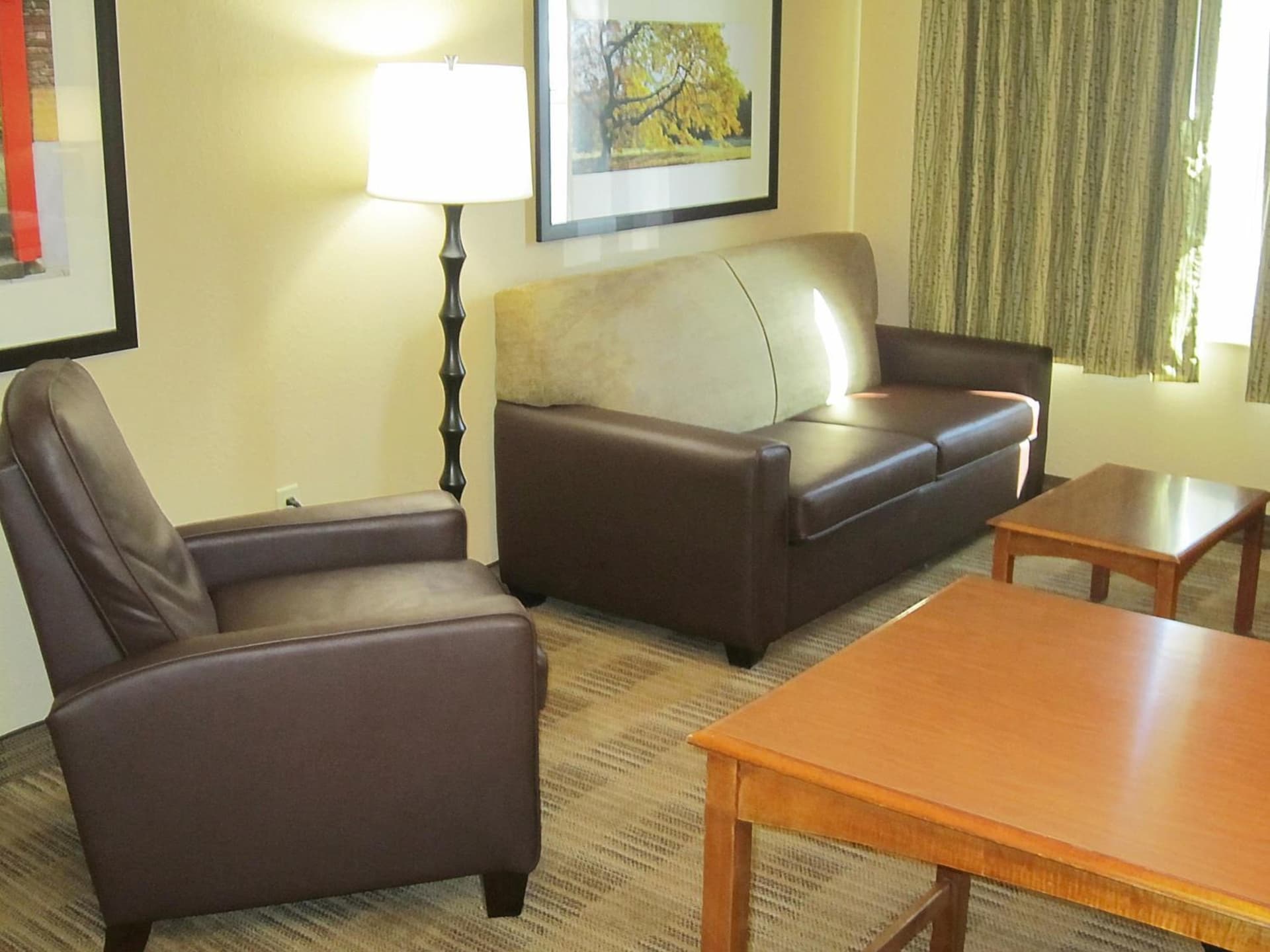 Suburban Studios Jackson North property views in Jackson, MS — gallery photo 3