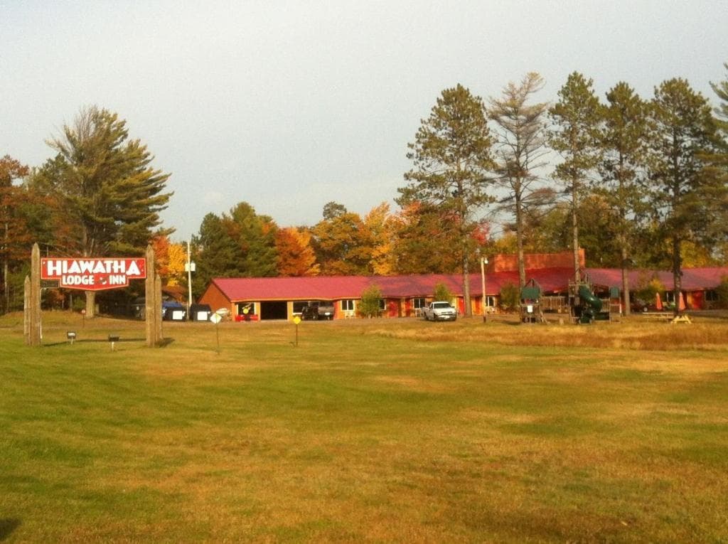 Hiawatha Lodge Inn property views in Eagle River, WI — gallery photo 3