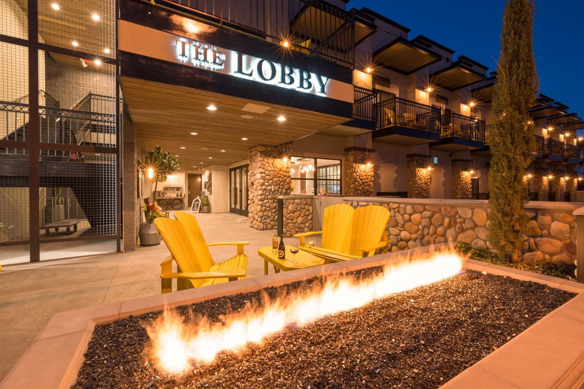 The Tavern Hotel interior in Cottonwood, AZ — gallery photo 2