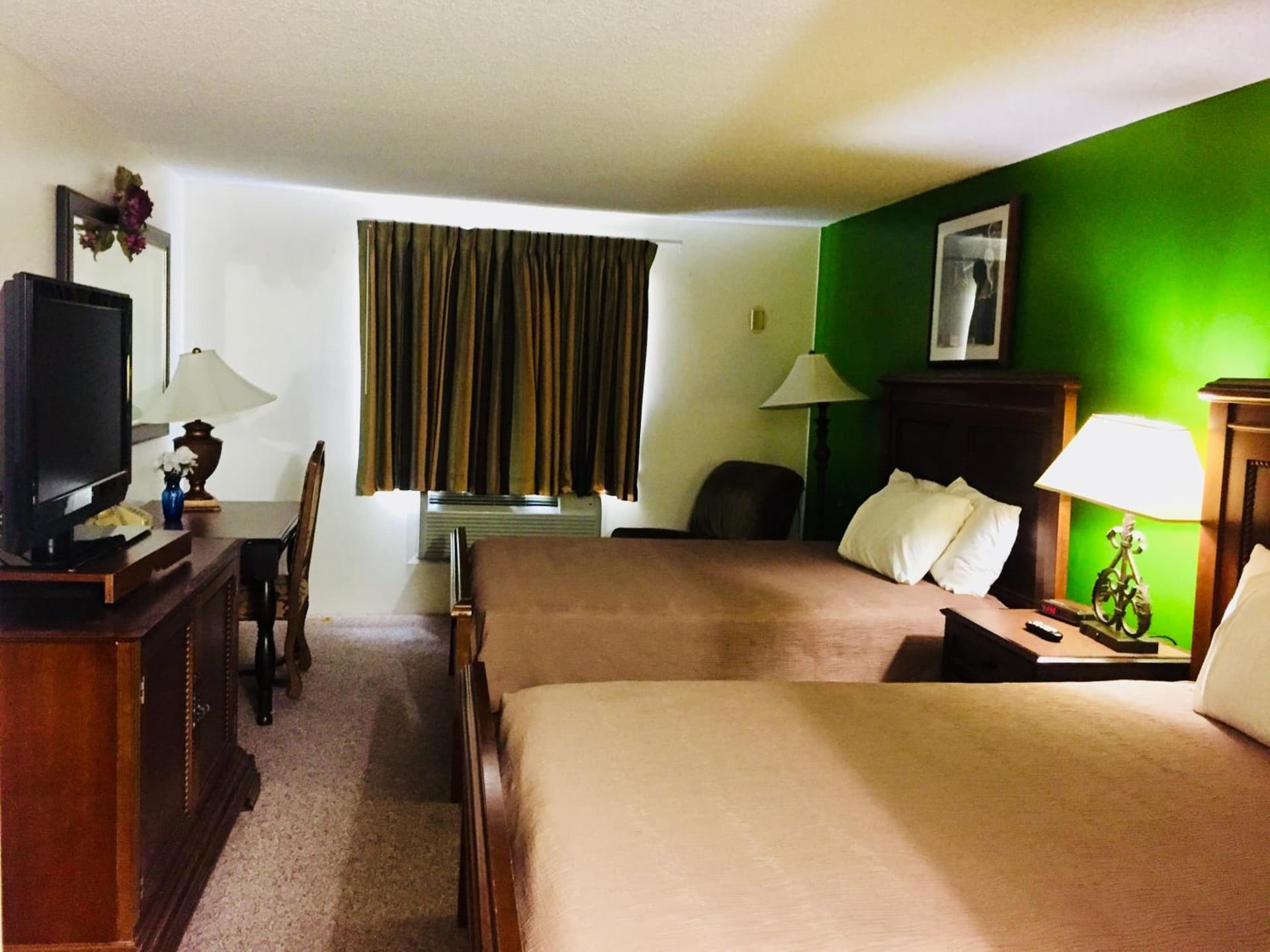 Island Inn property views in Grand Island, NE — gallery photo 3