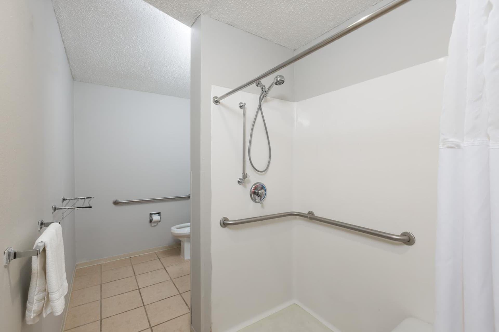 Microtel Inn & Suites by Wyndham Sioux Falls gallery photo in Sioux Falls, SD — image 33
